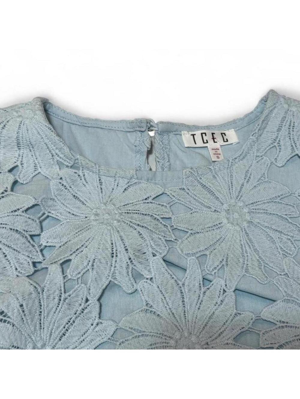 Cherie Lane Garden Grace Eyelet Top in Baby Blue, Size Small